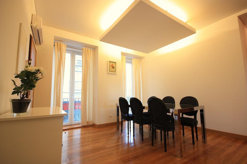 Myplace - Lisbon - Camoes Appartamento Camera foto