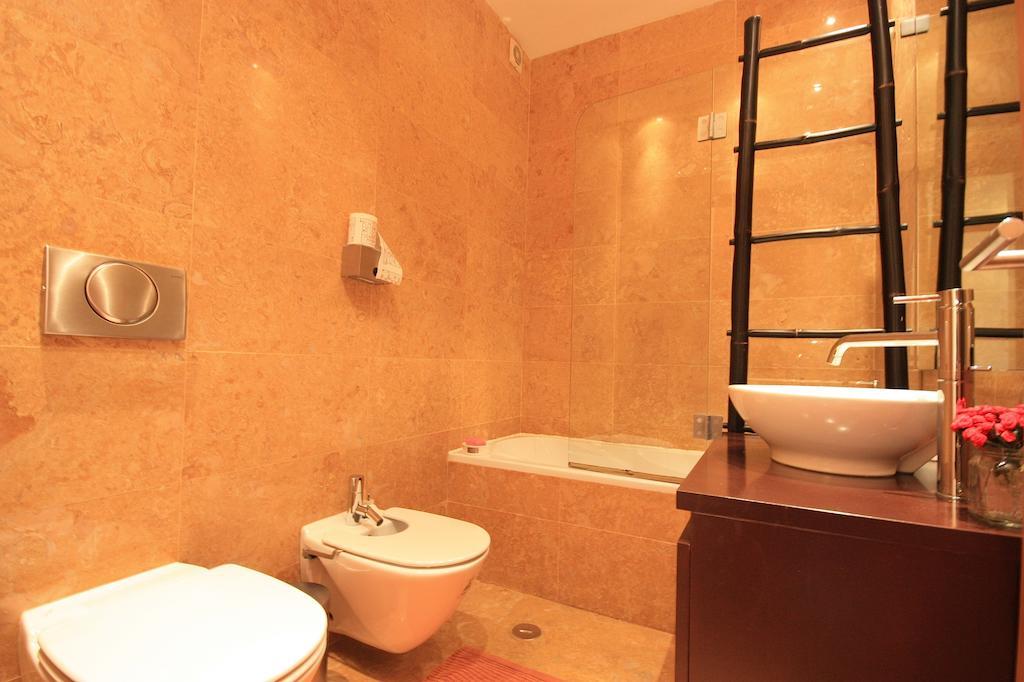 Myplace - Lisbon - Camoes Appartamento Camera foto